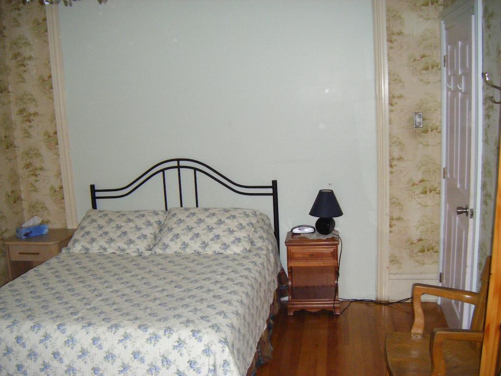 Auberge Des Arts Bed And Breakfast Otawa Habitación foto